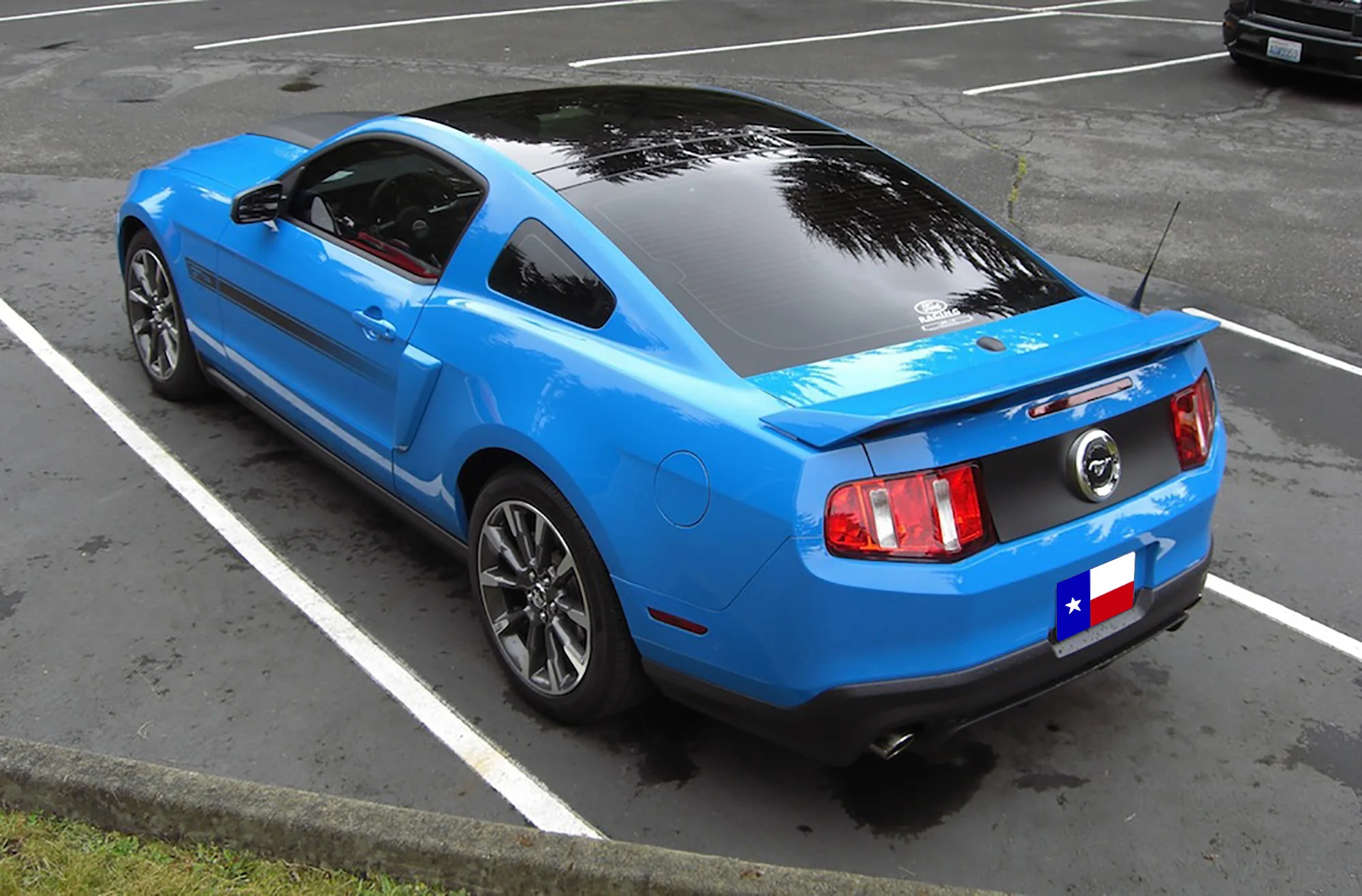 Ford Mustang Factory 4 Post "California Special" No Light Spoiler (2010-2014) - Image 4